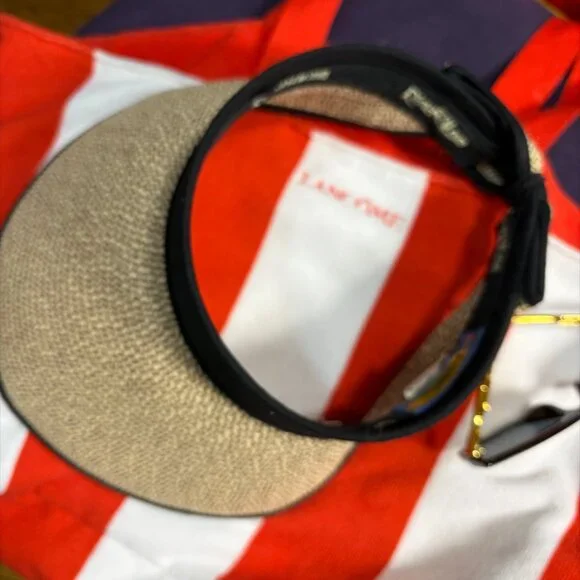 LANCOME RED & WHITE HUGE BEACH POOL BAG WITH SUNNIES AND SUNHAT - Picture 3 of 3